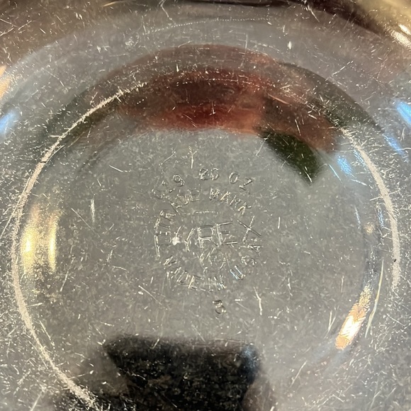 PYREX #019 20 oz Baking Casserole Dish with Handles & Lid - Picture 5 of 7